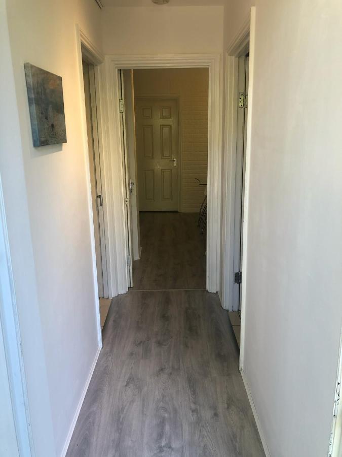 Double Room With Private Bathroom In A 2-Bedrooms House Londres Exterior foto